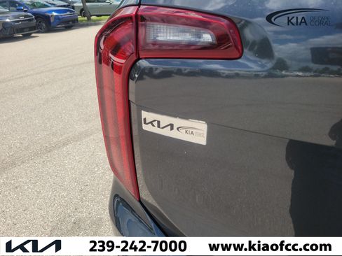 Certified 2024 Kia Telluride LX FWD image 11