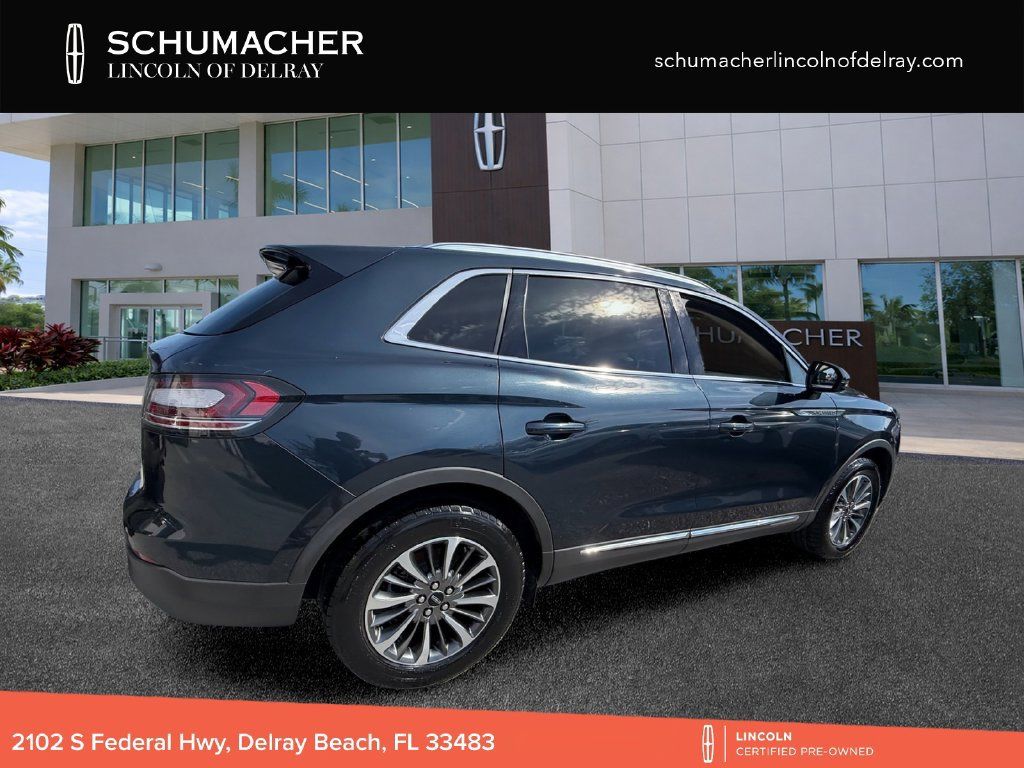 Used 2022 Lincoln Nautilus FWD w/ Premium Package image 6