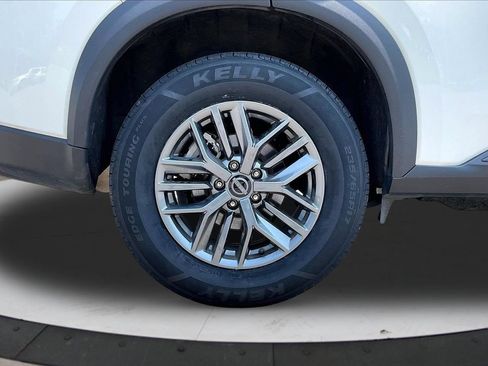 Used 2024 Nissan Rogue S FWD image 35