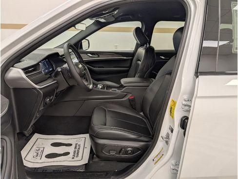 New 2026 Jeep Grand Cherokee Limited AWD/4WD image 6