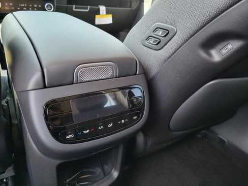 New 2026 Hyundai Ioniq 9 SE AWD/4WD image 13