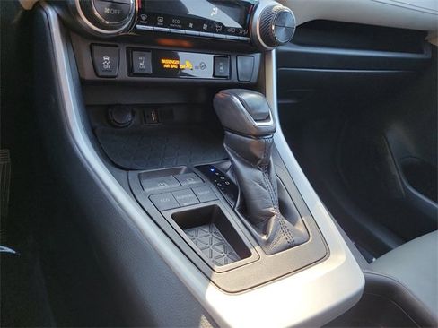 Used 2019 Toyota RAV4 XLE Premium image 20