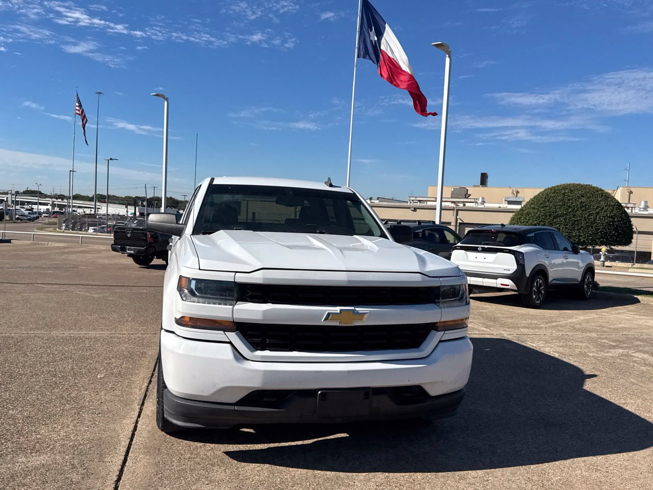 Used 2018 Chevrolet Silverado 1500 Custom w/ Custom Convenience Package RWD image 5