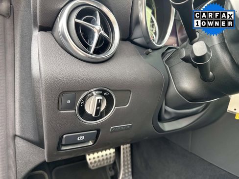 Used 2017 Mercedes-Benz SLC 43 AMG image 31