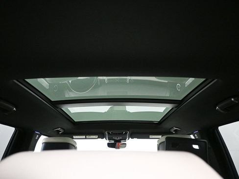 Used 2020 Land Rover Range Rover Long Wheelbase HSE image 19