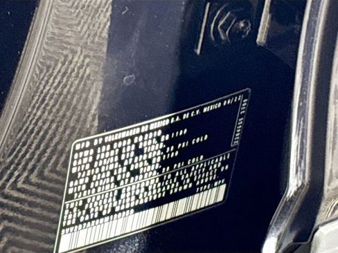 Used 2022 Volkswagen Tiguan SE image 25