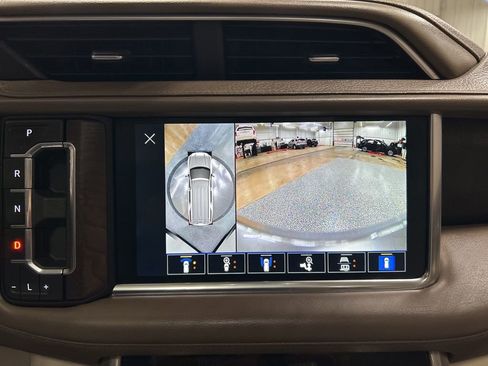 Used 2022 GMC Yukon XL Denali image 21