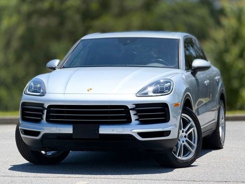 Used 2020 Porsche Cayenne AWD/4WD image 2