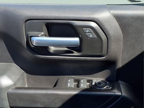 Used 2020 Chevrolet Silverado 1500 Custom w/ Custom Value Package AWD/4WD image 13