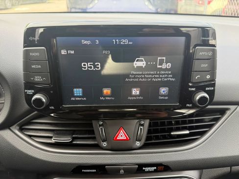 Used 2019 Hyundai Elantra GT FWD image 18