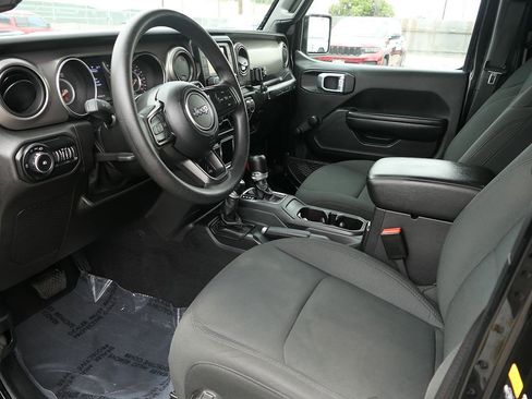 Used 2021 Jeep Wrangler Unlimited Sport AWD/4WD image 12