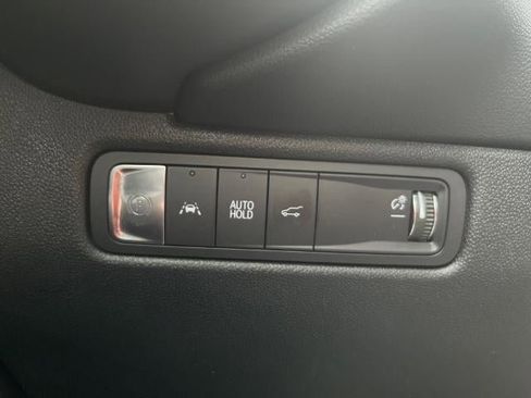 Used 2024 Chevrolet Equinox EV RS image 18