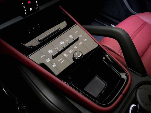 New 2026 Porsche Cayenne S image 18