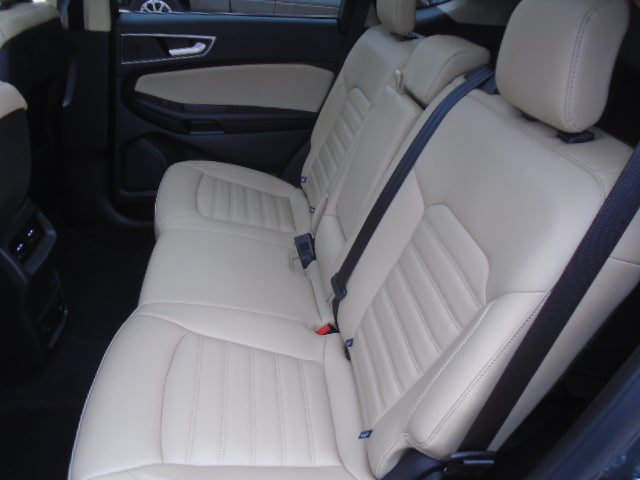 Used 2024 Ford Edge SEL w/ Convenience Package AWD/4WD image 3