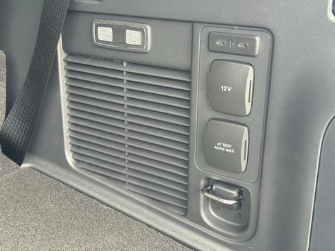 New 2025 Ford Expedition Active image 47