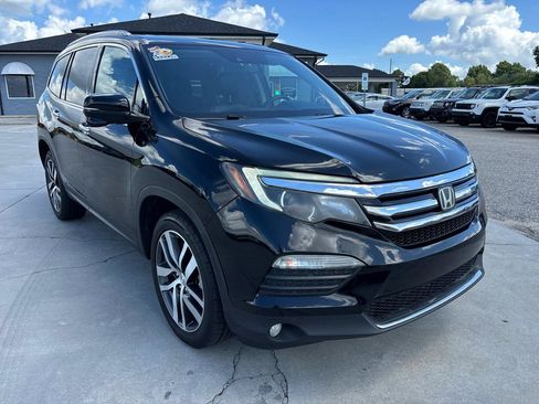 Used 2018 Honda Pilot Touring image 2
