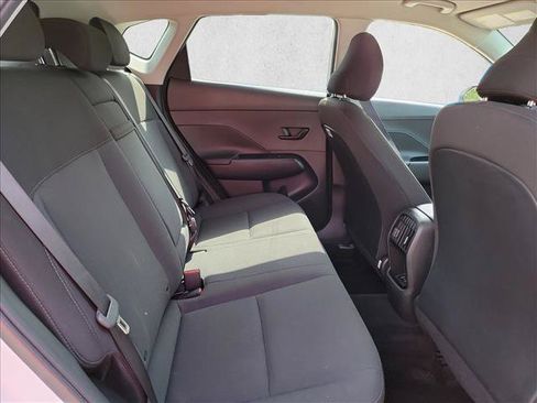 Used 2025 Hyundai Kona SEL AWD/4WD image 16