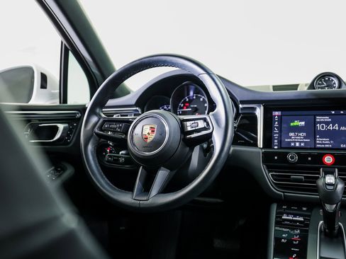 Certified 2023 Porsche Macan image 26