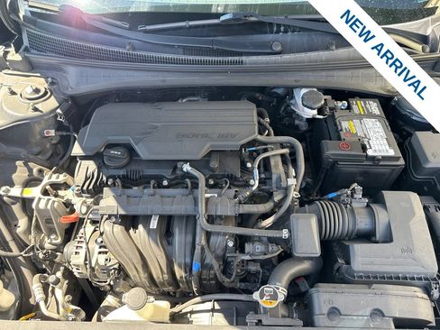Used 2023 Hyundai Elantra SEL FWD image 27