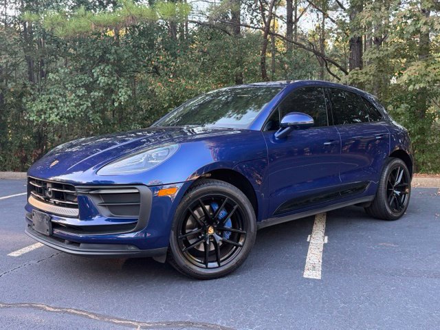 Used 2023 Porsche Macan AWD/4WD image 2