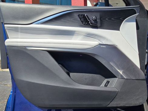 Used 2024 Cadillac Lyriq Luxury image 20