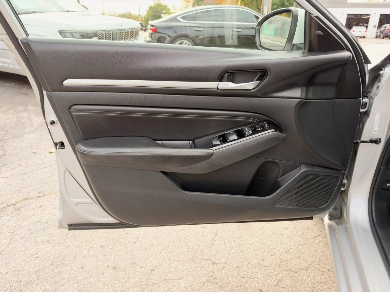 Used 2021 Nissan Altima 2.5 SV AWD/4WD image 9