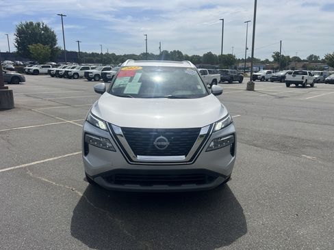 Certified 2022 Nissan Rogue SV w/ SV Premium Package FWD image 2