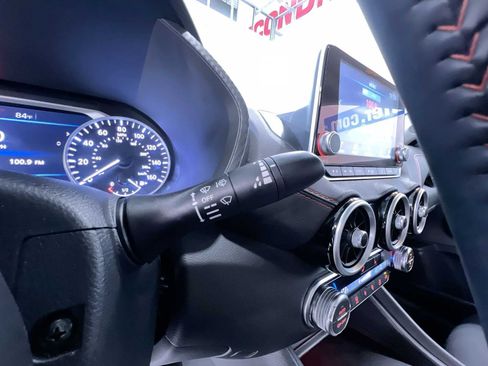 Used 2025 Nissan Sentra SR FWD image 19