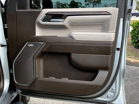 Used 2023 GMC Sierra 1500 SLT w/ SLT Premium Package AWD/4WD image 28