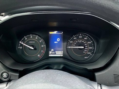 Used 2022 Subaru Crosstrek 2.0i AWD/4WD image 13