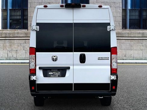 Used 2023 RAM ProMaster 2500 FWD image 4