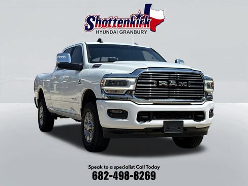 Used 2024 RAM 2500 Laramie AWD/4WD image 3