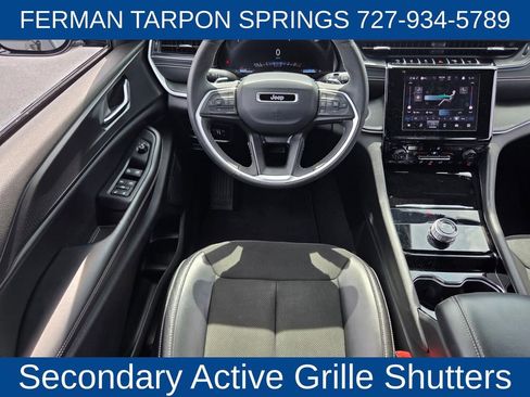 Used 2023 Jeep Grand Cherokee Altitude AWD/4WD image 16