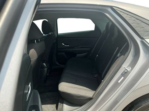 Used 2024 Hyundai Elantra SEL FWD image 21
