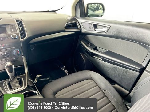 Used 2016 Ford Edge SE image 24