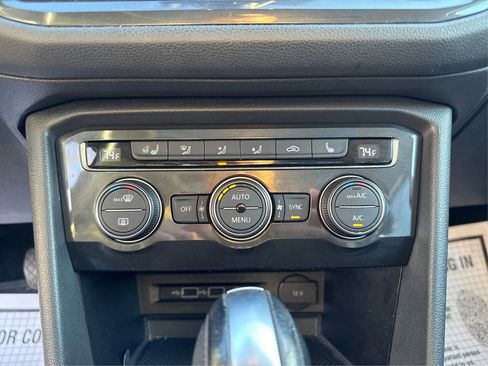 Used 2018 Volkswagen Tiguan SEL Premium image 27