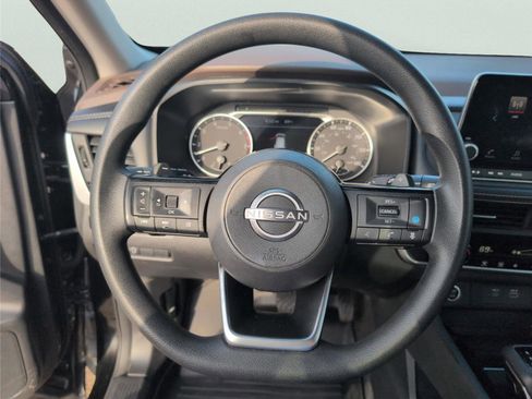 Used 2023 Nissan Rogue SV image 24