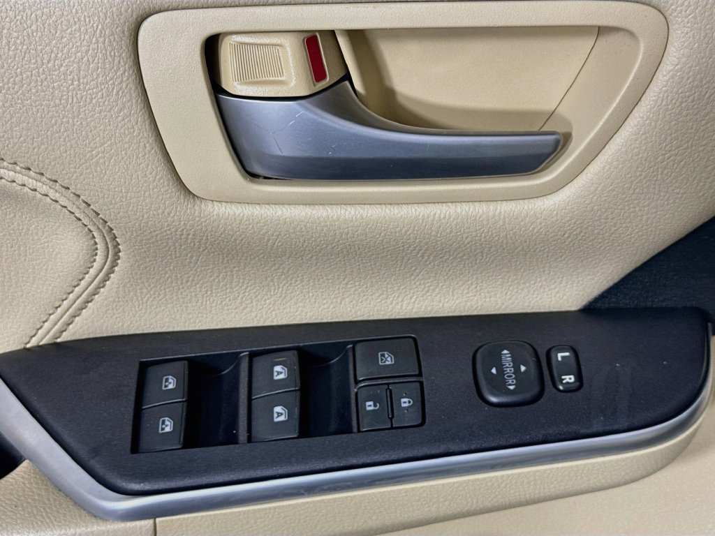Used 2015 Toyota Camry XLE FWD image 21