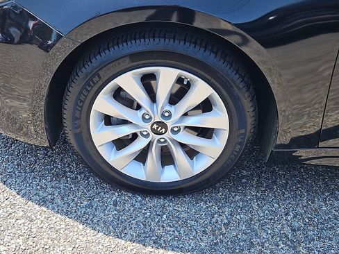Used 2018 Kia Optima EX w/ Premium Package FWD image 7