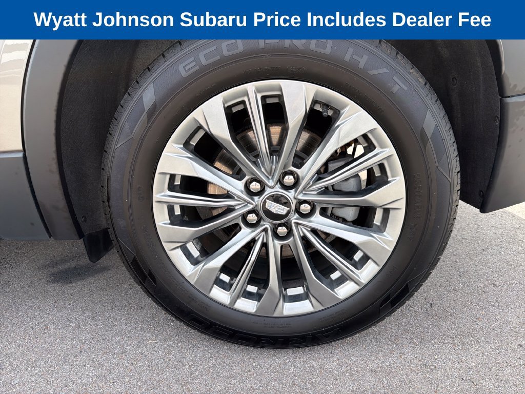 Used 2025 Cadillac XT4 Premium Luxury FWD image 5