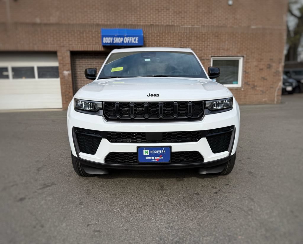 New 2026 Jeep Grand Cherokee Altitude AWD/4WD image 2