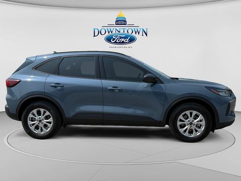 Used 2025 Ford Escape Active w/ Tech Pack #1 AWD/4WD image 2