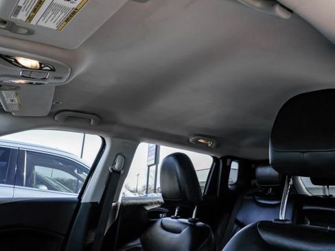 Used 2019 Jeep Compass Altitude image 38