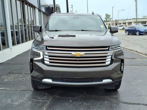 Used 2021 Chevrolet Tahoe High Country w/ Premium Package AWD/4WD image 2