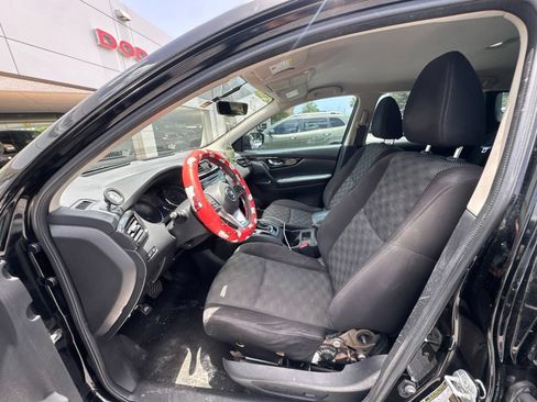 Used 2017 Nissan Rogue Sport SV FWD image 27