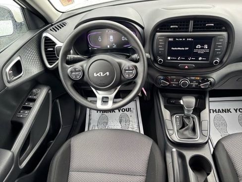 Certified 2025 Kia Soul LX w/ LX Technology Package FWD image 13