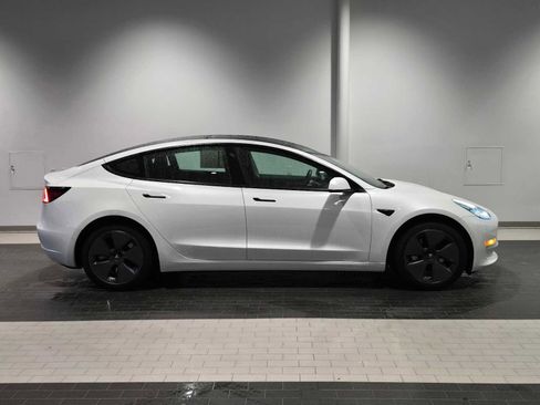 Used 2022 Tesla Model 3 image 8