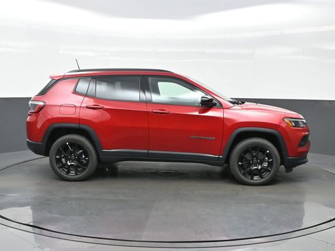 New 2025 Jeep Compass Latitude w/ Sun & Sound Group image 7