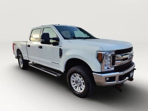 Used 2019 Ford F250 XLT w/ XLT Value Package AWD/4WD image 2