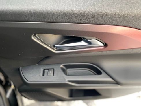 Used 2025 Chevrolet Equinox EV RS image 14